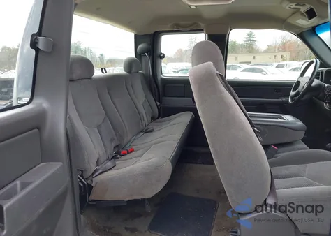 2005 Chevrolet Silverado 1500 Ls z USA, uszkodzony, nr VIN 1GCEK19V35E227763